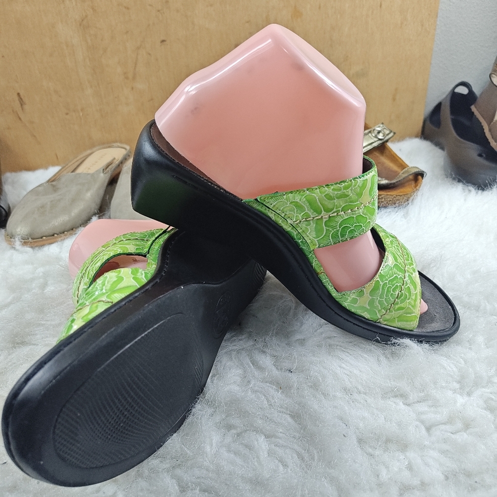 Mephisto Mobils Green Leather Flower Print 2-Strap Slide Sandals EU 39  US 8-8.5 - Picture 4 of 11